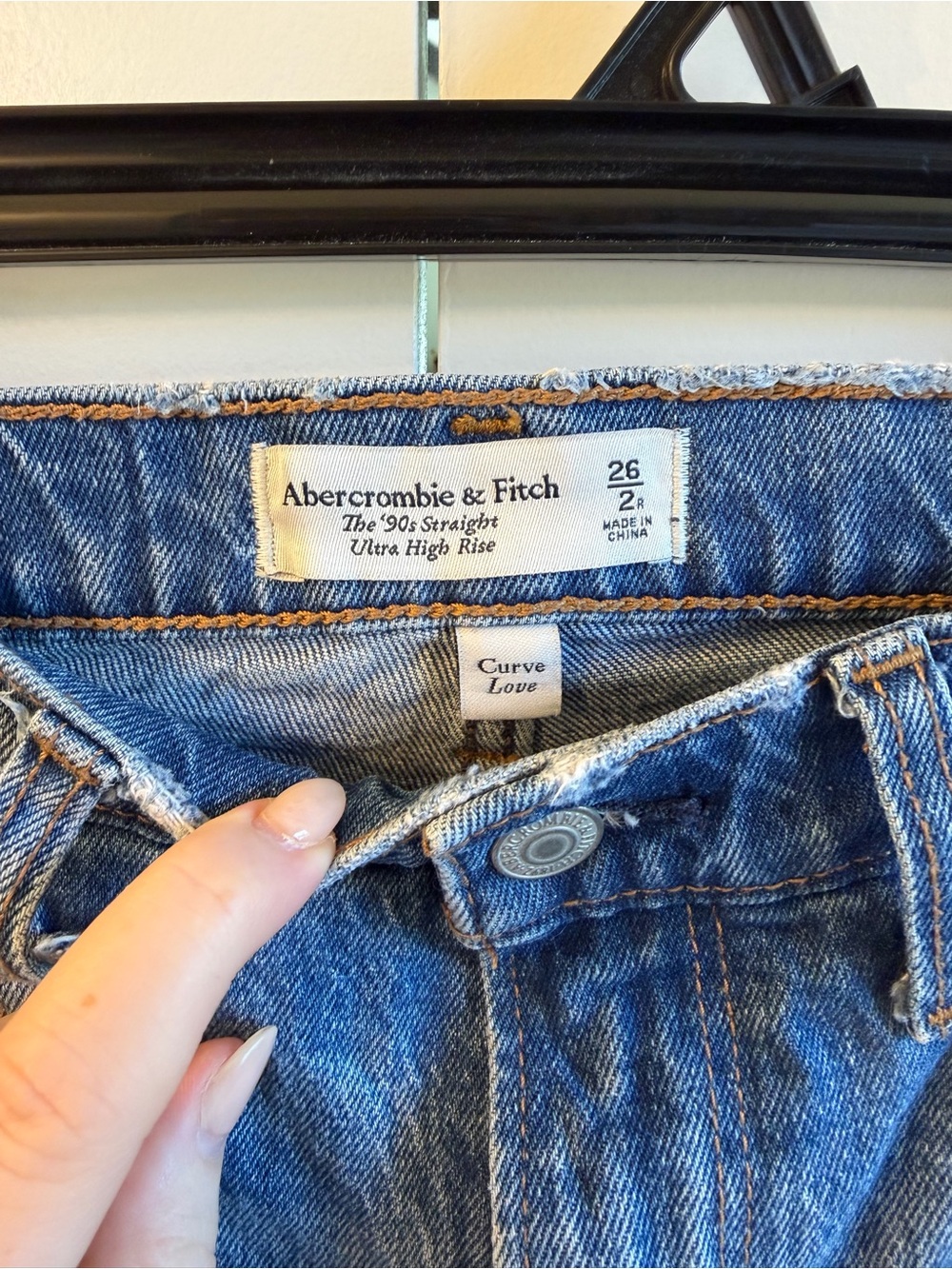 Abercrombie 90s Straight Curve Love Ultra High Rise Jeans size 26
